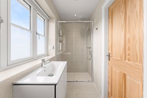 En-Suite- click for photo gallery